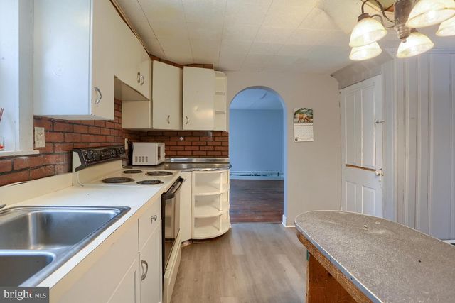 638 W MARKET ST, Williamstown, PA 17098