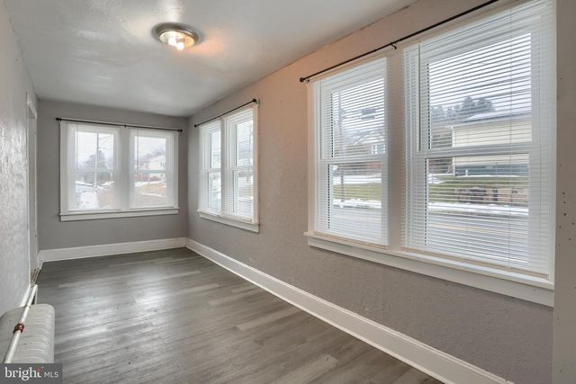 638 W MARKET ST, Williamstown, PA 17098