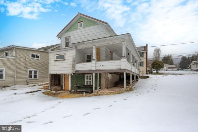 638 W MARKET ST, Williamstown, PA 17098