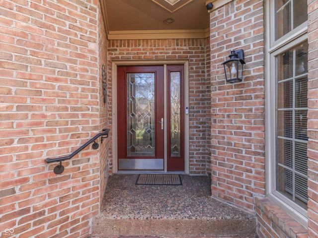 1752 Pathway Drive N, Greenwood, IN 46143