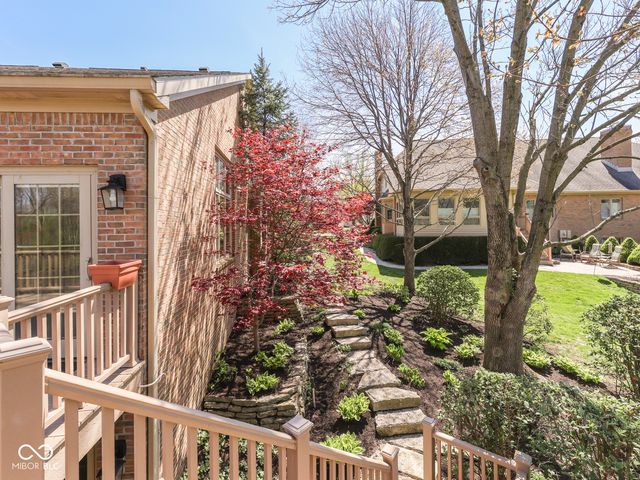 1752 Pathway Drive N, Greenwood, IN 46143