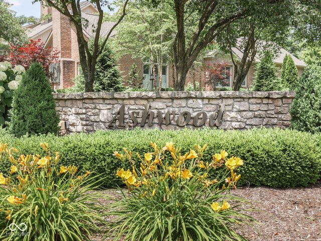 1752 Pathway Drive N, Greenwood, IN 46143