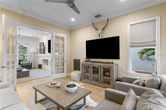 2633 N DUNDEE STREET, Tampa, FL 33629