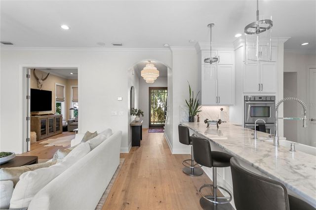 2633 N DUNDEE STREET, Tampa, FL 33629