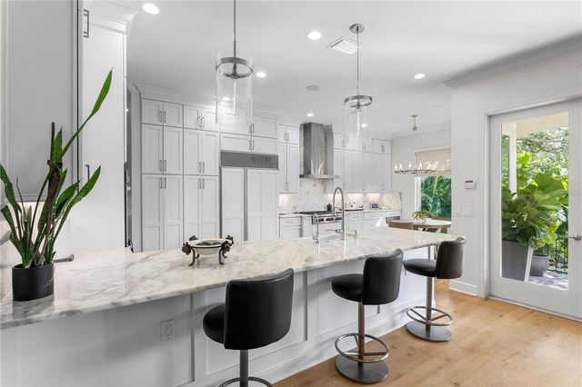 2633 N DUNDEE STREET, Tampa, FL 33629