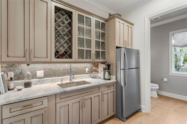 2633 N DUNDEE STREET, Tampa, FL 33629