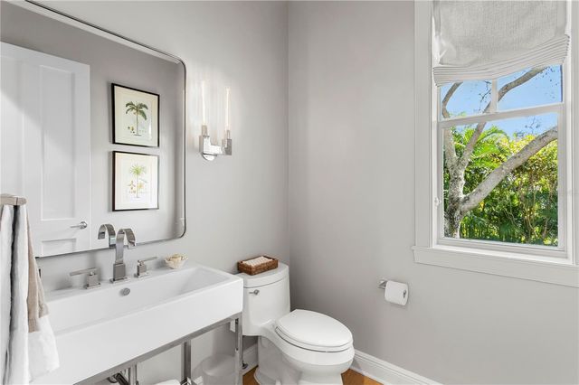 2633 N DUNDEE STREET, Tampa, FL 33629