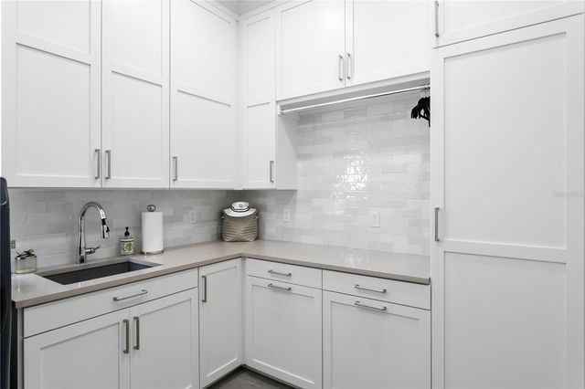 2633 N DUNDEE STREET, Tampa, FL 33629