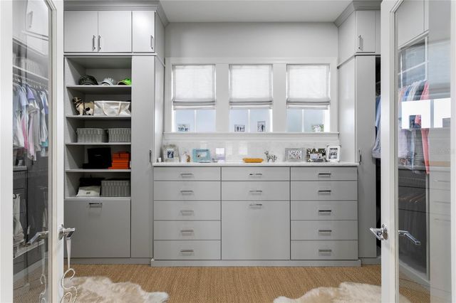 2633 N DUNDEE STREET, Tampa, FL 33629