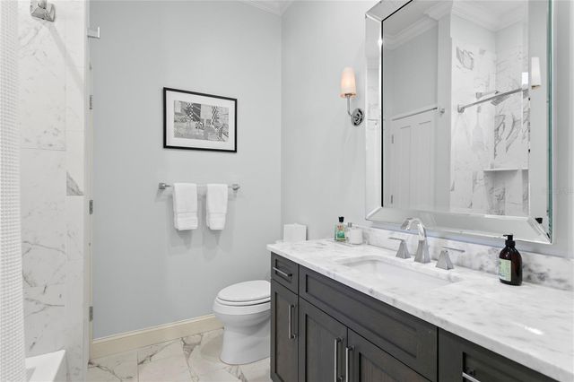 2633 N DUNDEE STREET, Tampa, FL 33629