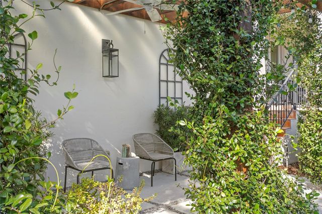 2633 N DUNDEE STREET, Tampa, FL 33629