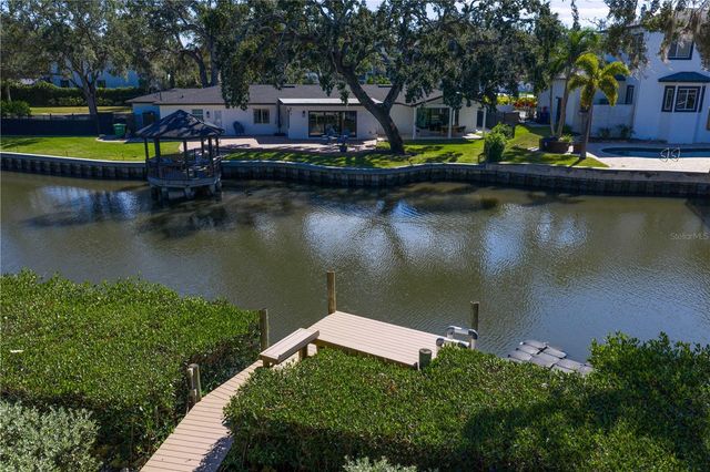 2633 N DUNDEE STREET, Tampa, FL 33629