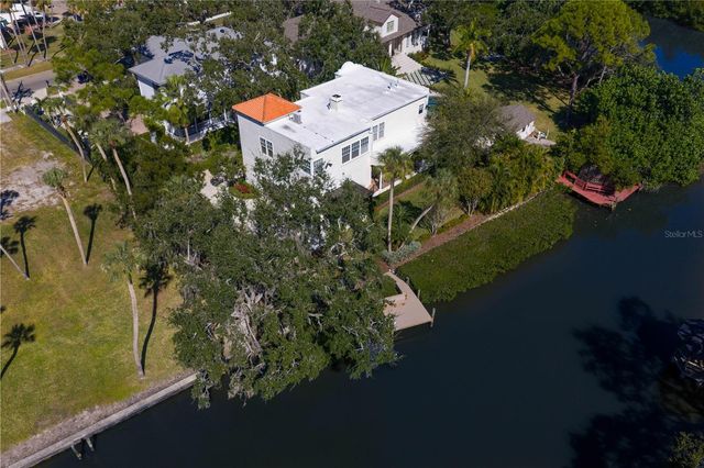 2633 N DUNDEE STREET, Tampa, FL 33629