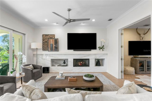 2633 N DUNDEE STREET, Tampa, FL 33629