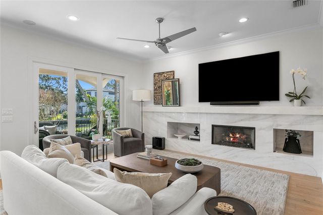 2633 N DUNDEE STREET, Tampa, FL 33629