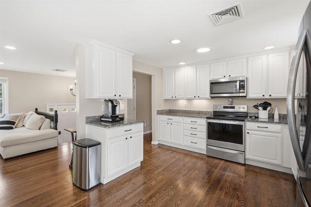 68 Jericho Road, Pelham, NH 03076