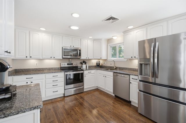 68 Jericho Road, Pelham, NH 03076