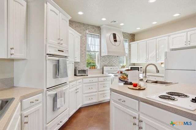 8841 Brewer Lane, Salado, TX 76571