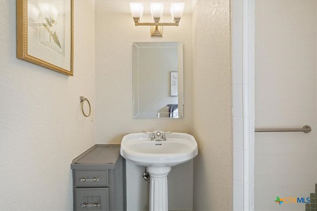 8841 Brewer Lane, Salado, TX 76571