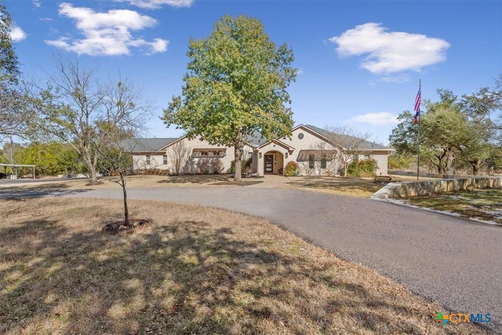 8841 Brewer Lane, Salado, TX 76571