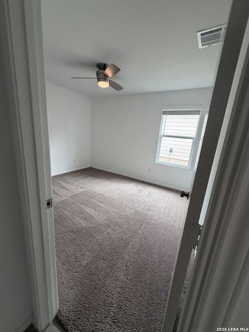 329 KOLTON PLZ, Marion, TX 78124