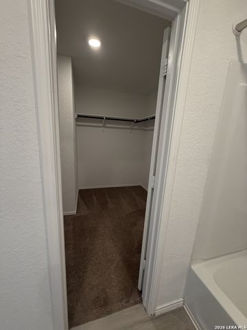 329 KOLTON PLZ, Marion, TX 78124