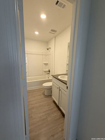 329 KOLTON PLZ, Marion, TX 78124