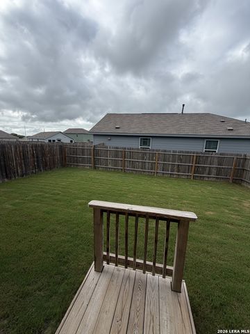 329 KOLTON PLZ, Marion, TX 78124