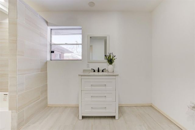 220 S 5th Street, Noble, OK 73068