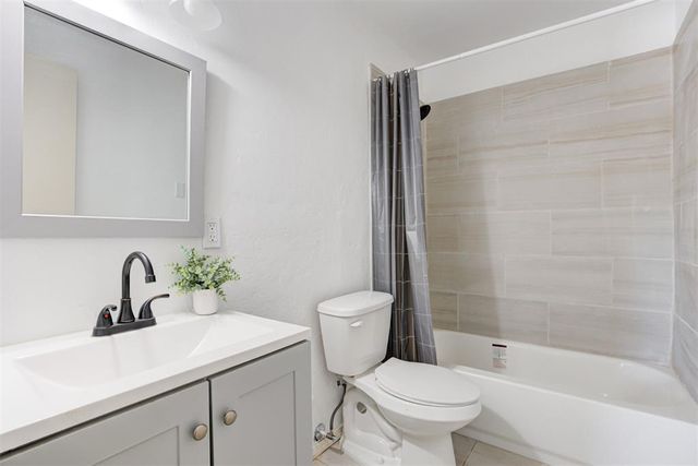 220 S 5th Street, Noble, OK 73068