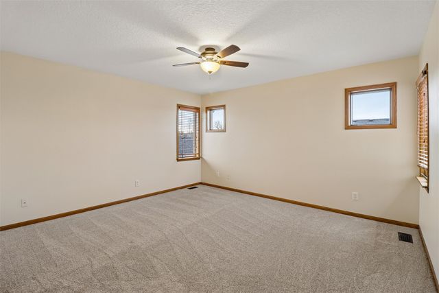 530 NE Stoneridge Drive, Ankeny, IA 50021