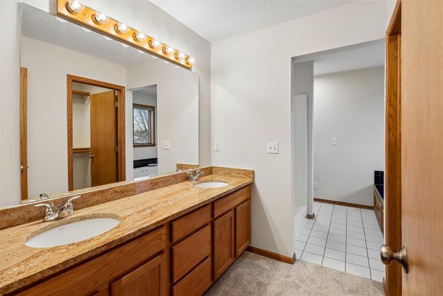 530 NE Stoneridge Drive, Ankeny, IA 50021