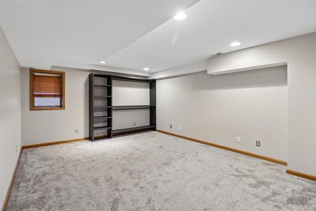 530 NE Stoneridge Drive, Ankeny, IA 50021