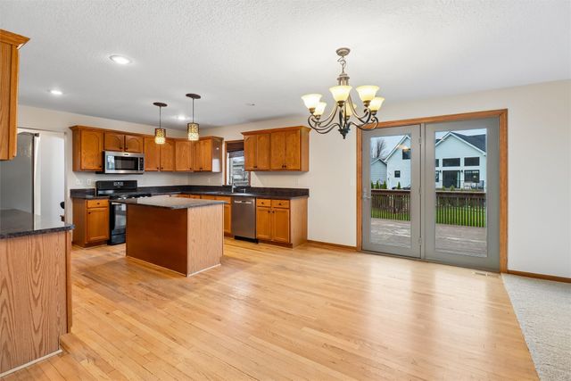 530 NE Stoneridge Drive, Ankeny, IA 50021