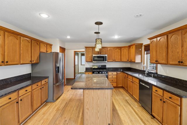 530 NE Stoneridge Drive, Ankeny, IA 50021