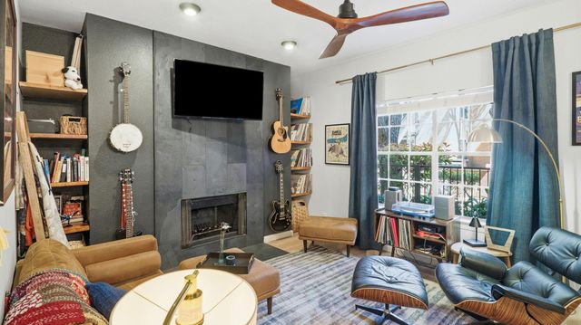 203 E 31st ST 102, Austin, TX 78705