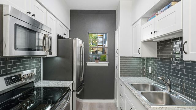 203 E 31st ST 102, Austin, TX 78705