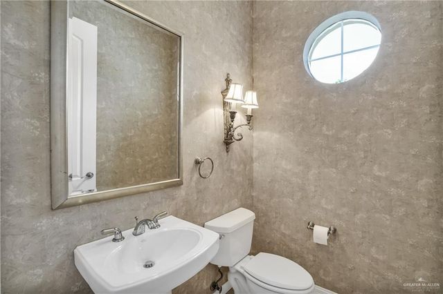 301 Bales Road 4, Mcallen, TX 78503