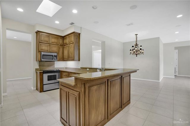 301 Bales Road 4, Mcallen, TX 78503