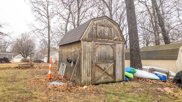 1820 Wayhaven Drive, West Plains, MO 65775