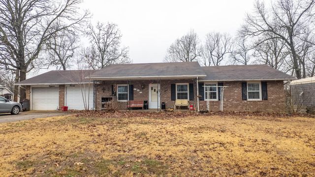 1820 Wayhaven Drive, West Plains, MO 65775