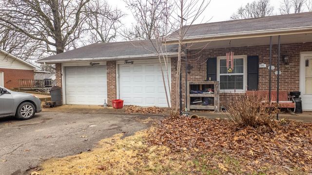 1820 Wayhaven Drive, West Plains, MO 65775