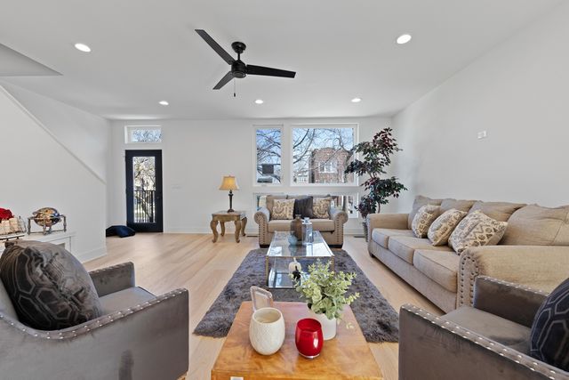 1522 N Leamington Avenue, Chicago, IL 60651