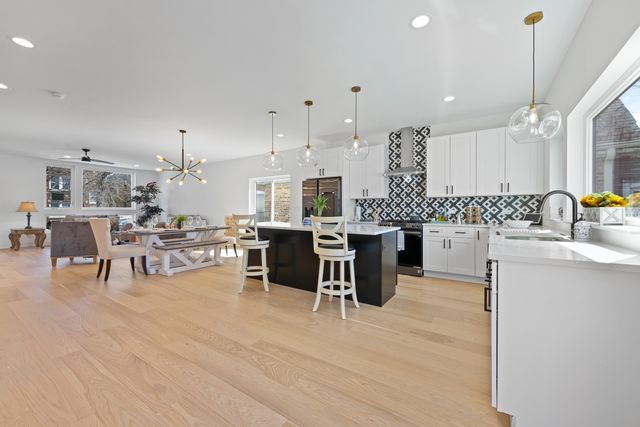 1522 N Leamington Avenue, Chicago, IL 60651