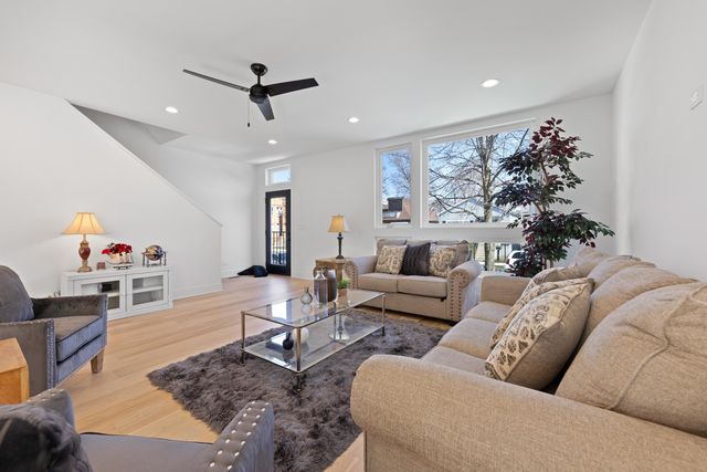 1522 N Leamington Avenue, Chicago, IL 60651