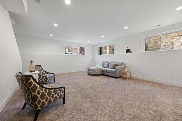 1522 N Leamington Avenue, Chicago, IL 60651