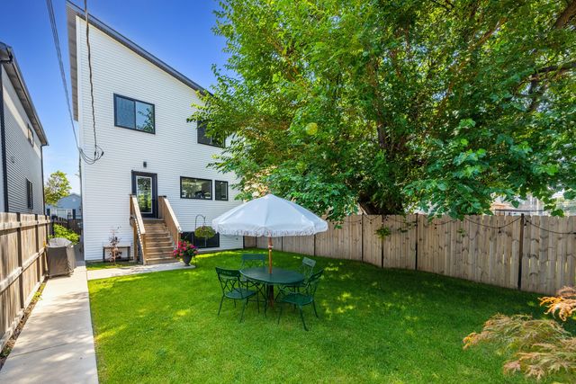 1522 N Leamington Avenue, Chicago, IL 60651