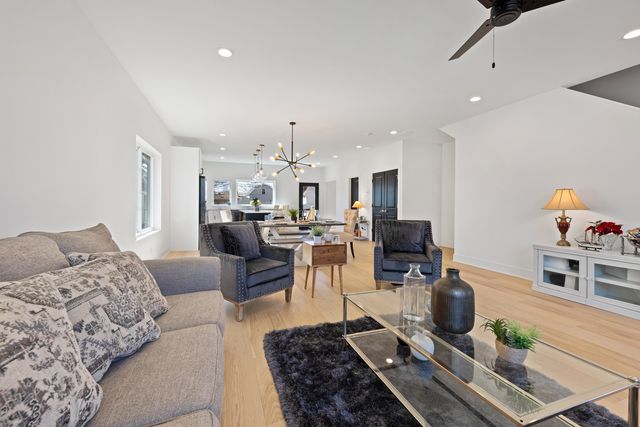 1522 N Leamington Avenue, Chicago, IL 60651