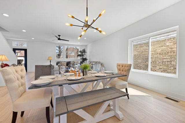 1522 N Leamington Avenue, Chicago, IL 60651