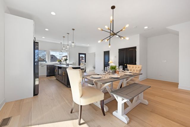 1522 N Leamington Avenue, Chicago, IL 60651